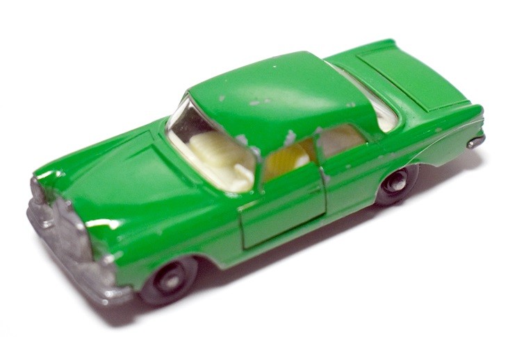 Matchbox Regular Wheels - Mercedes-Benz 300 SE Sedan