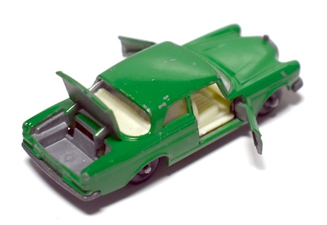 Matchbox Regular Wheels - Mercedes-Benz 300 SE Sedan