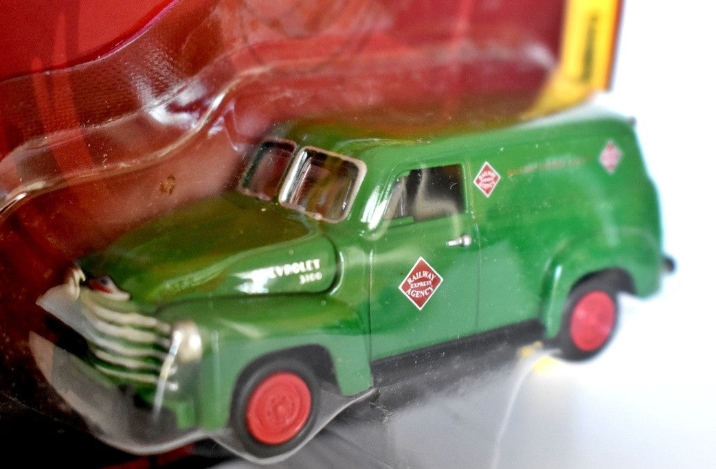 Johnny Lightning Forever 64  - 1950 Chevrolet Suburban  Railway Express Agency
