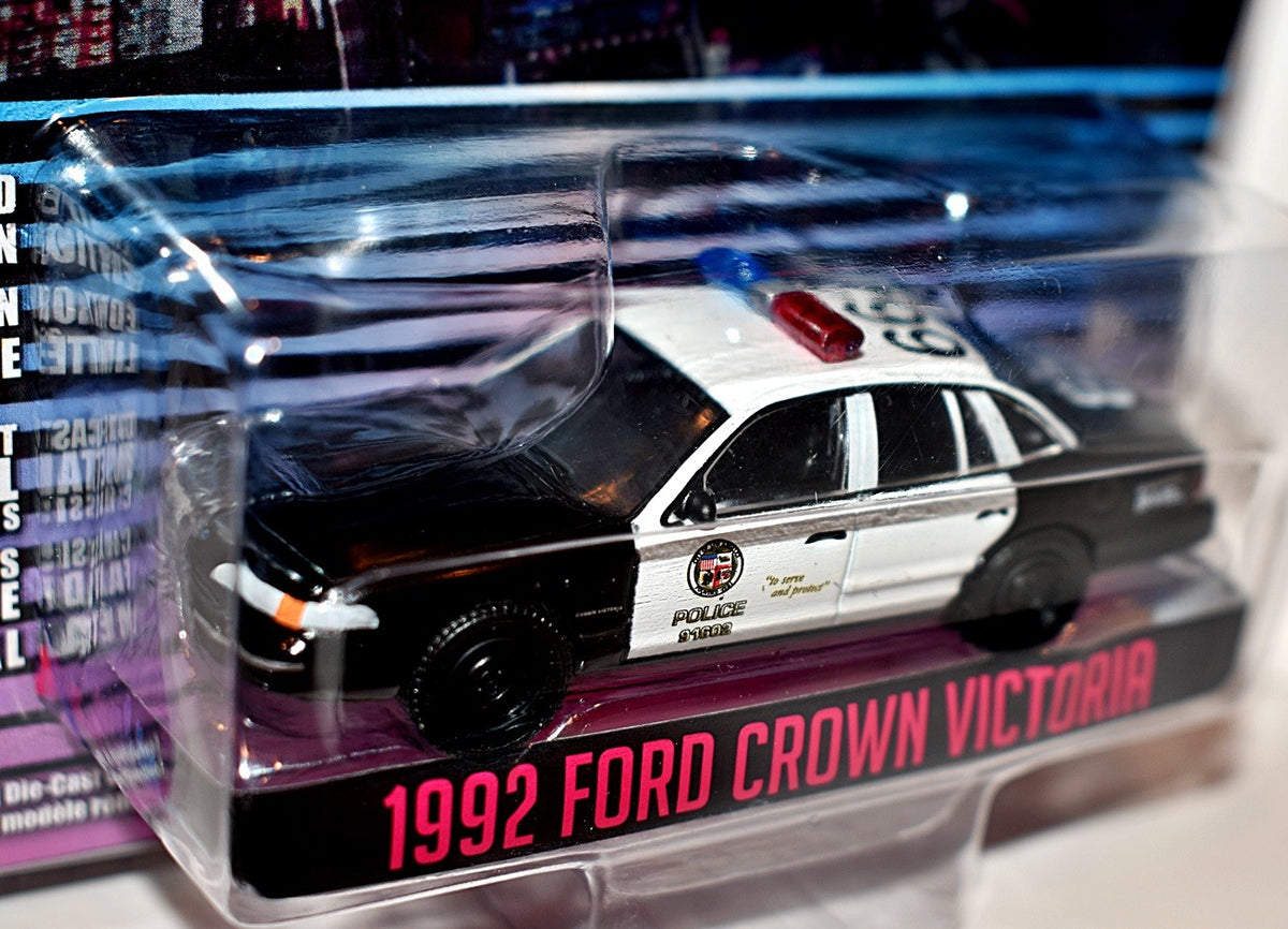 Greenlight Hollywood - Drive - 1992 Ford Crown Victoria Police Patrol Car