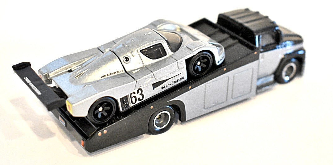 Hot Wheels Premiere - Mercedes-Benz Sauber C9 Race Car with Transporter