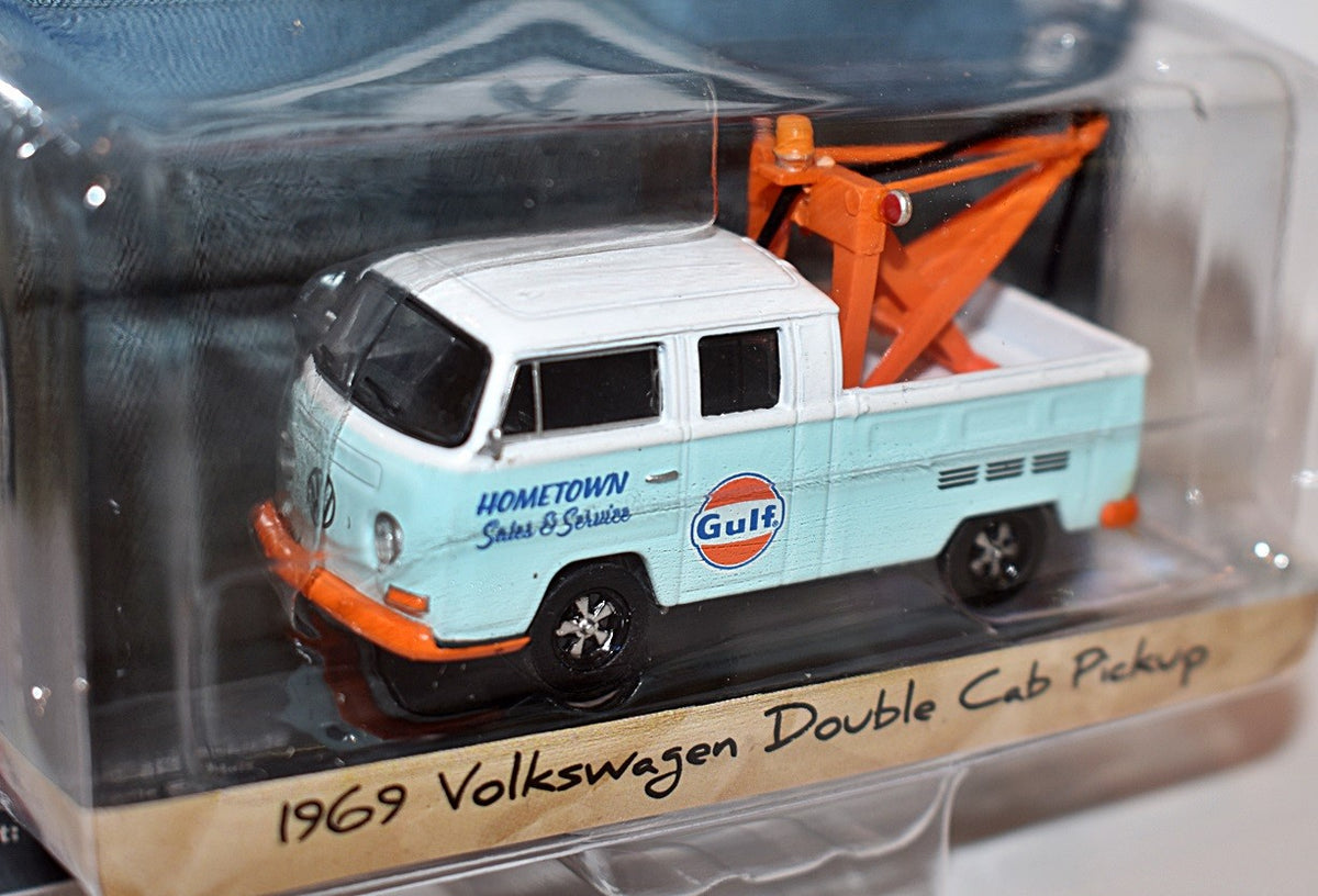 Greenlight - Blue Collar - 1969 Volkswagen Double Cab GULF Racing Team Tow Truck