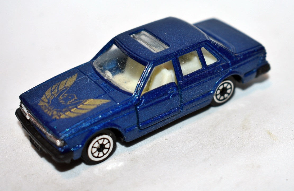 Yatming - Nissan Bluebird Sedan