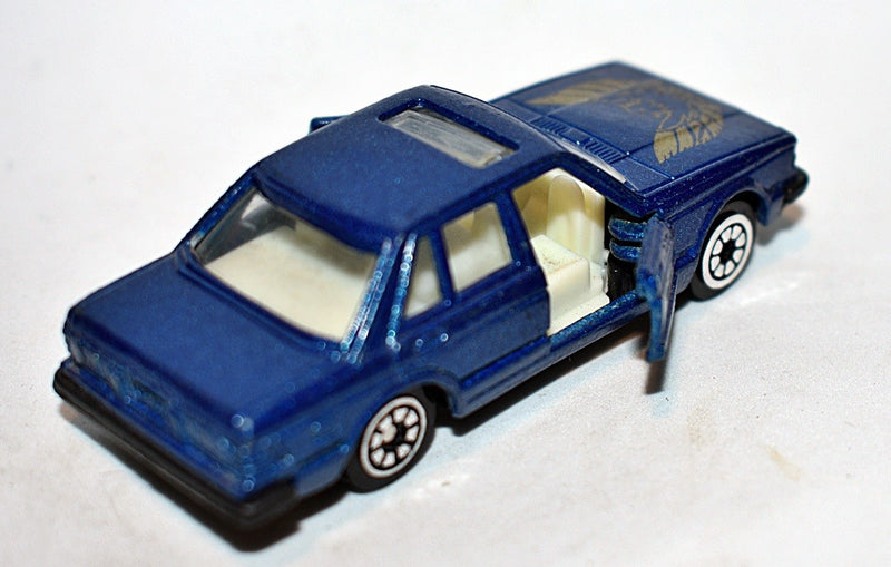 Yatming - Nissan Bluebird Sedan