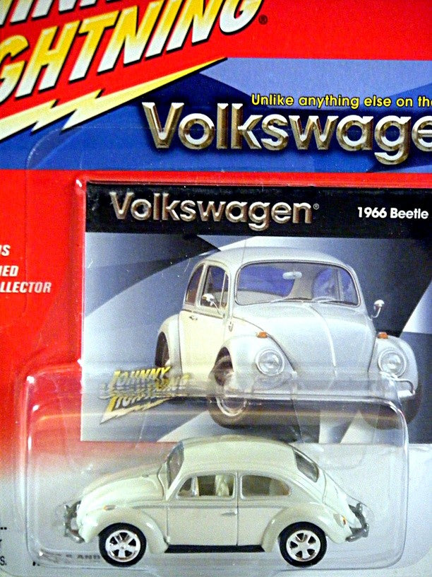 Johnny Lightning 1966 Volkswagen Beetle