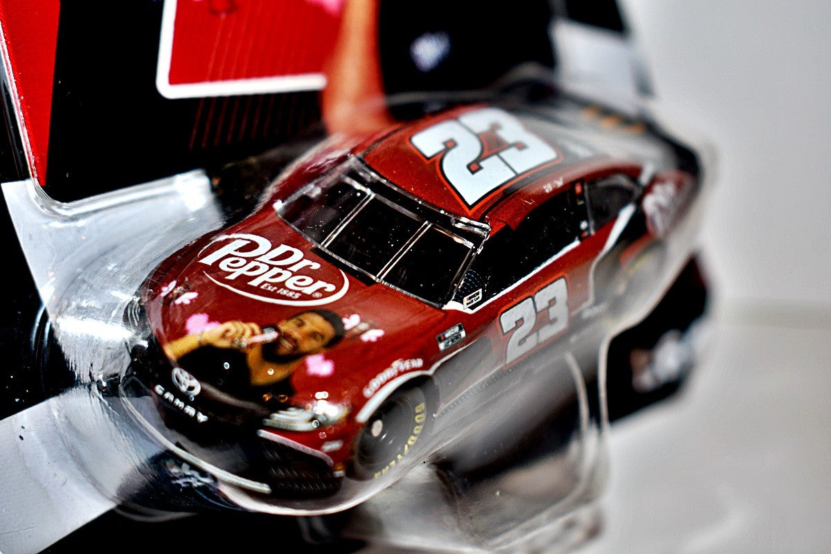 Lionel  NASCAR Authentics -  Bubba Wallace Dr Pepper Toyota Camry