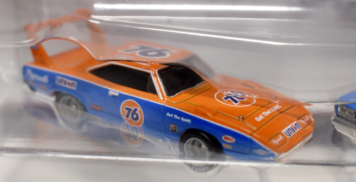 Hot Wheels Premium - Plymouth Union 76 Race Team set