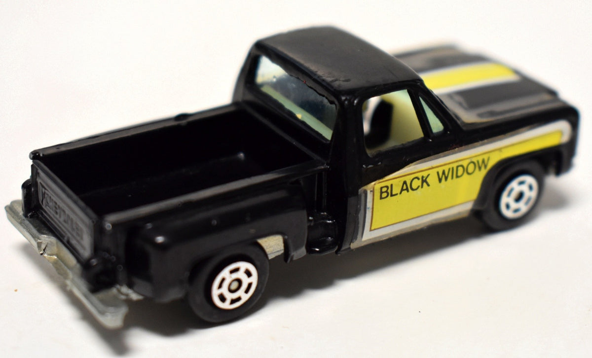 Yat Ming -  Chevy Squarebody Stepside Pickup Truck - Black Widow