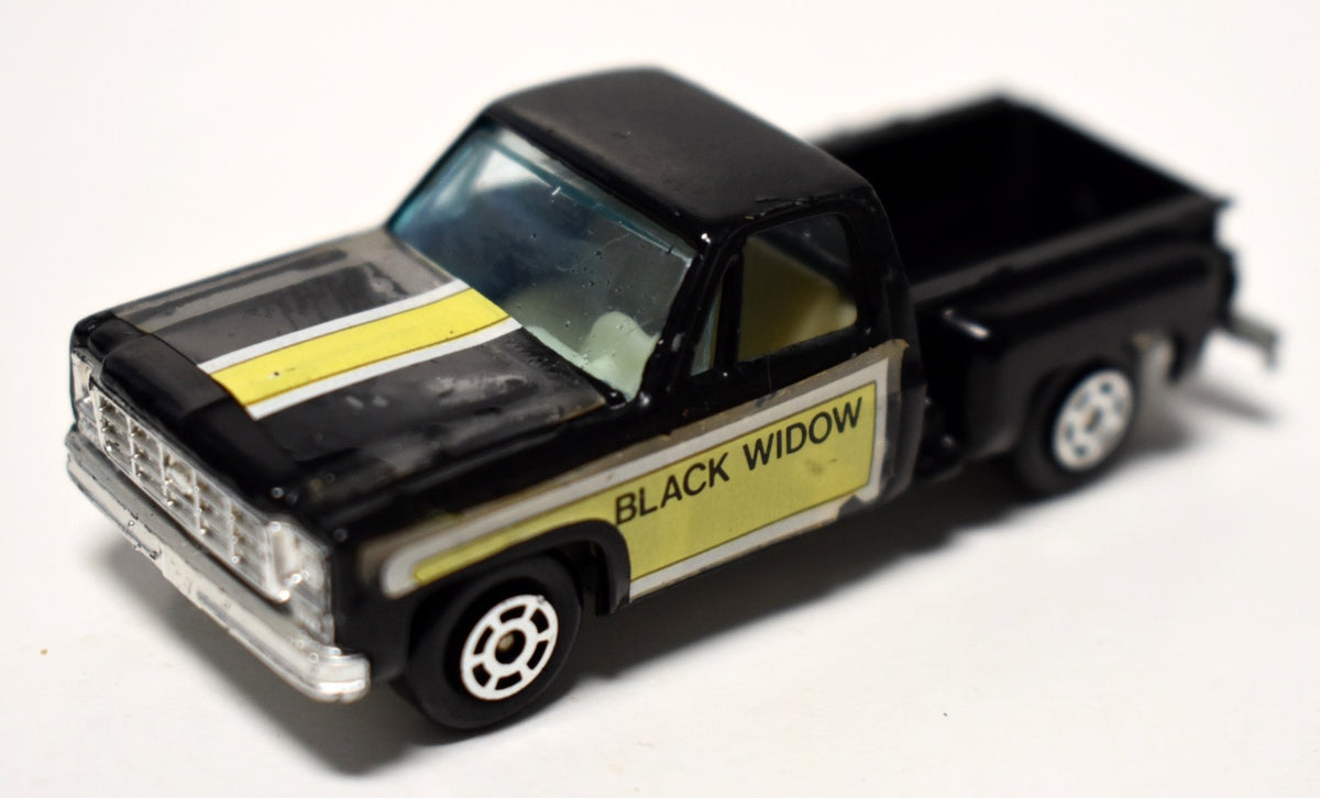 Yat Ming -  Chevy Squarebody Stepside Pickup Truck - Black Widow