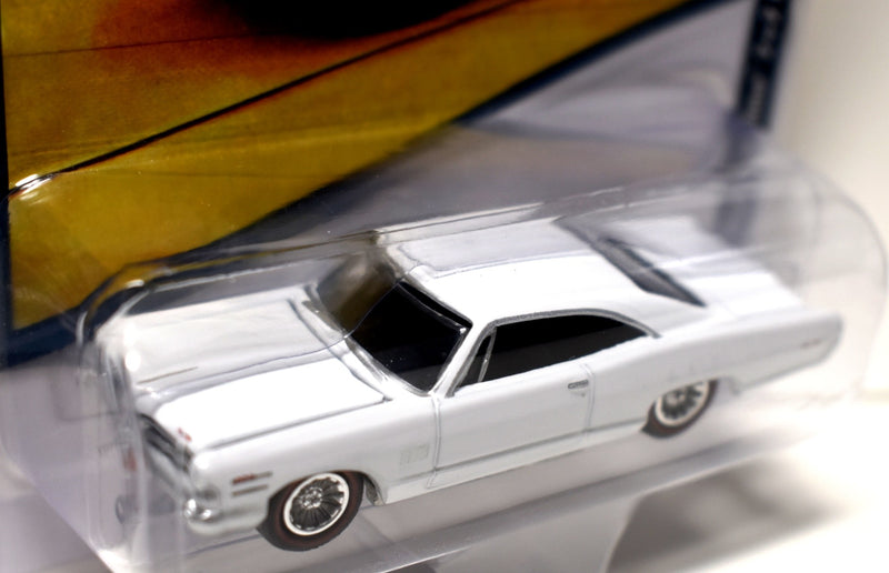 Johnny Lightning Muscle Cars USA - 1965 Pontiac Catalina 2+2 Royal Bobcat