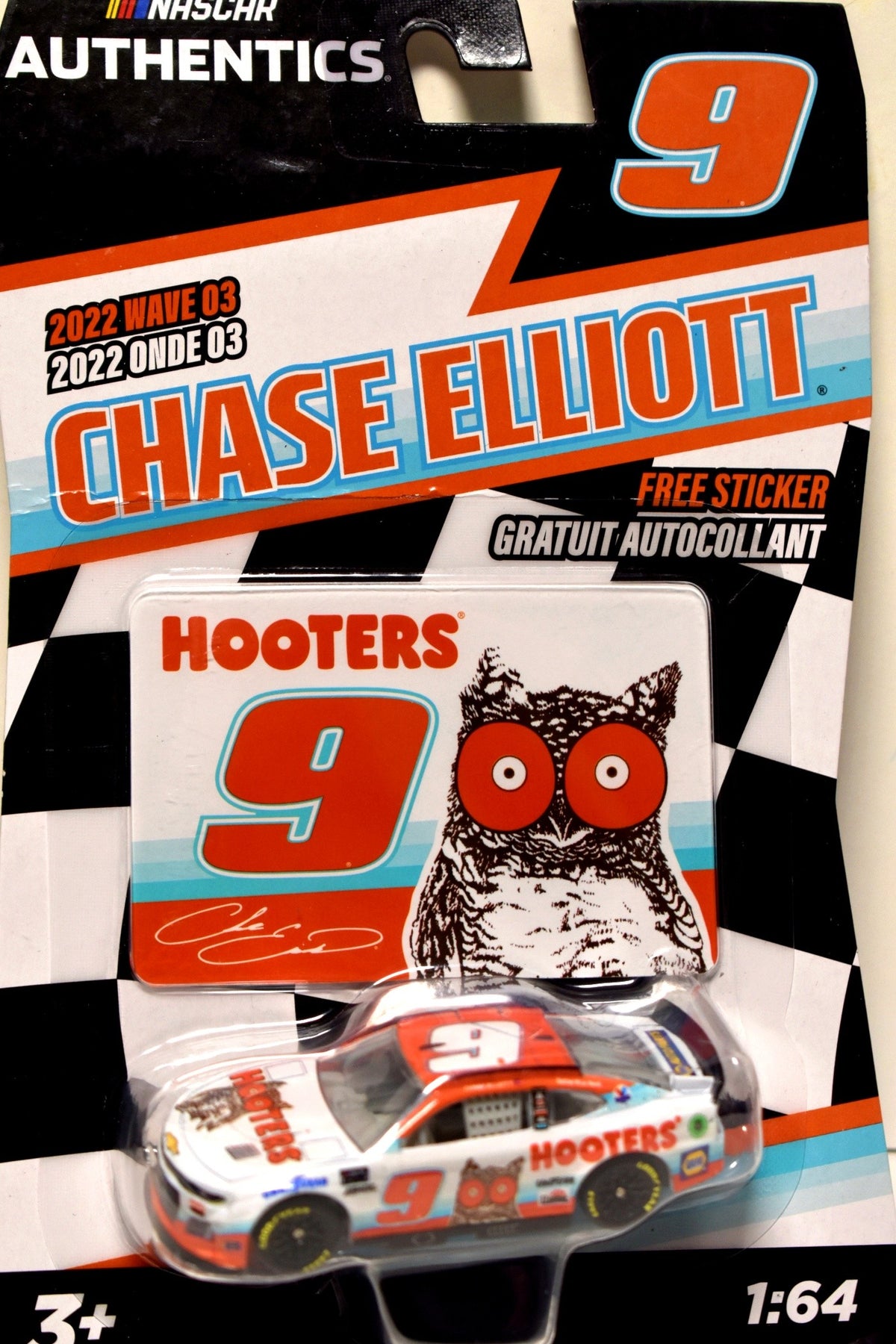 NASCAR Authentics Hendrick Motorsports - Chase Elliott HOOTERS  Chevrolet Camaro