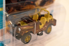 Johnny Lightning - Classic Gold - Jeep CJ-5 Golden Eagle