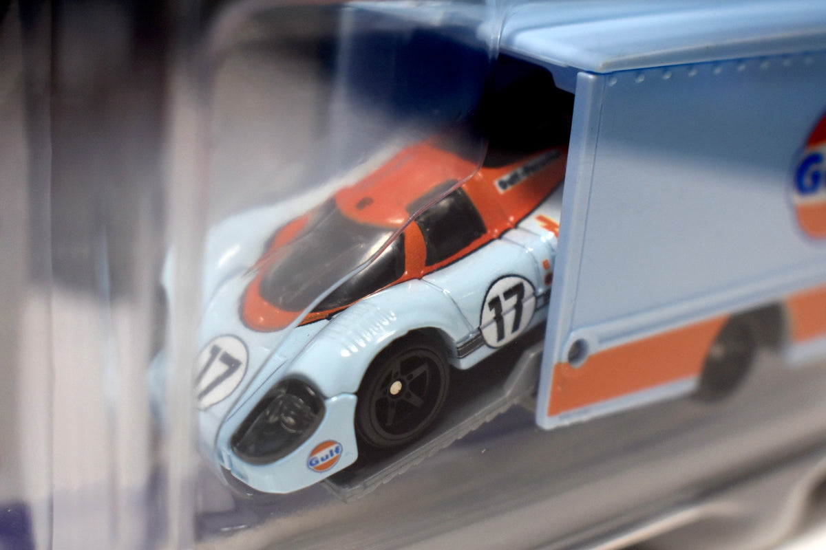 Hot Wheels Car Culture - Team Transport - Gulf Racing Porsche 917 & Euro Transporter Team