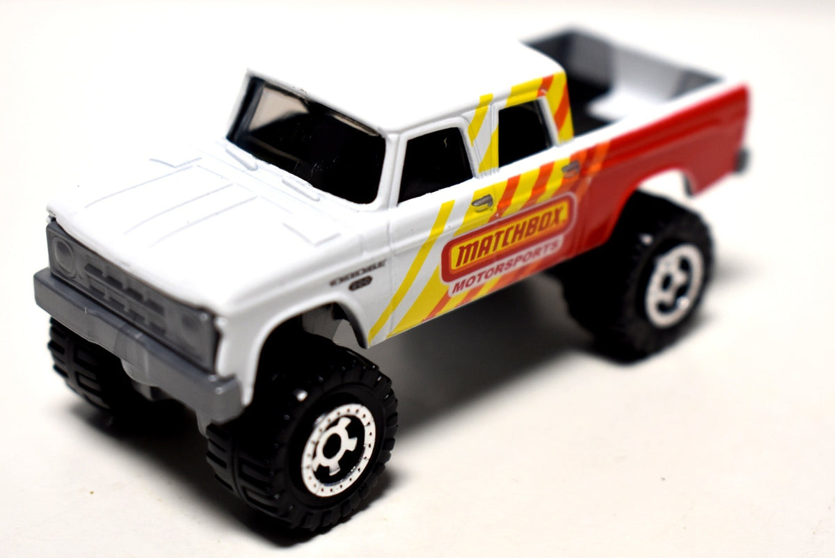 Matchbox - 1968 Dodge D200 Crew Cab Pickup Truck