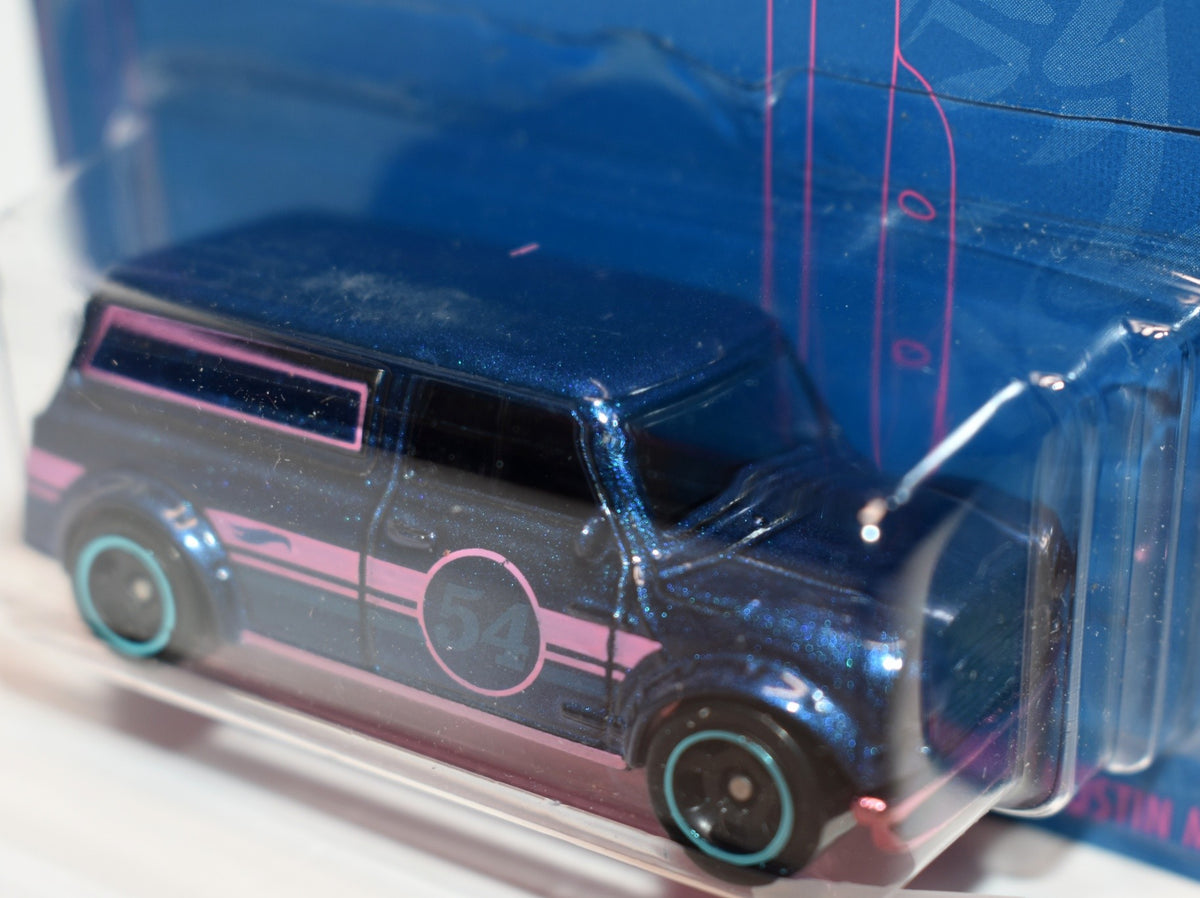 Hot Wheels 54 Anniversary - 1967 Austin Mini Van