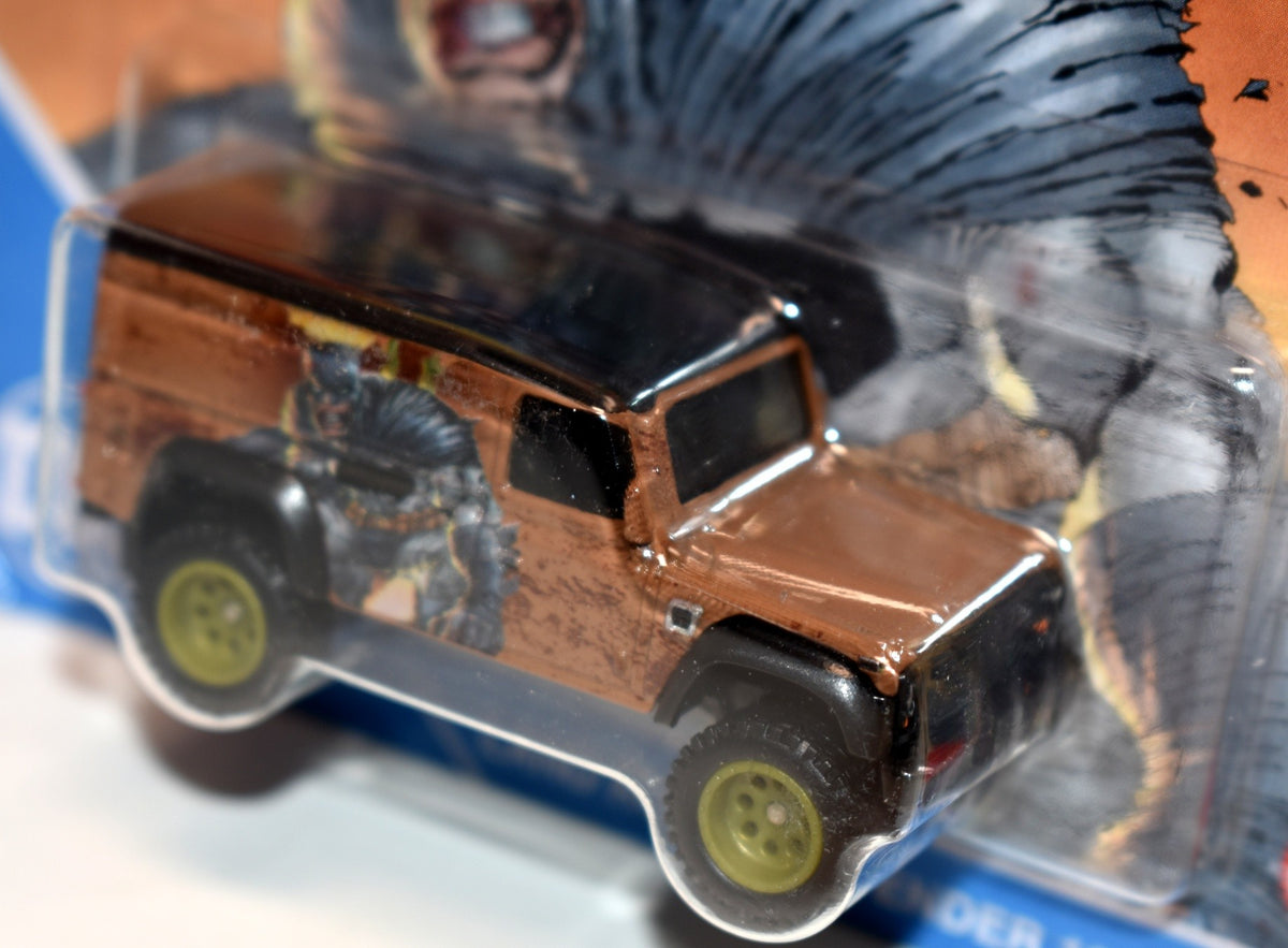 Hot Wheels Premium - Batman & Robin Land Rover Defender 110 Hardtop