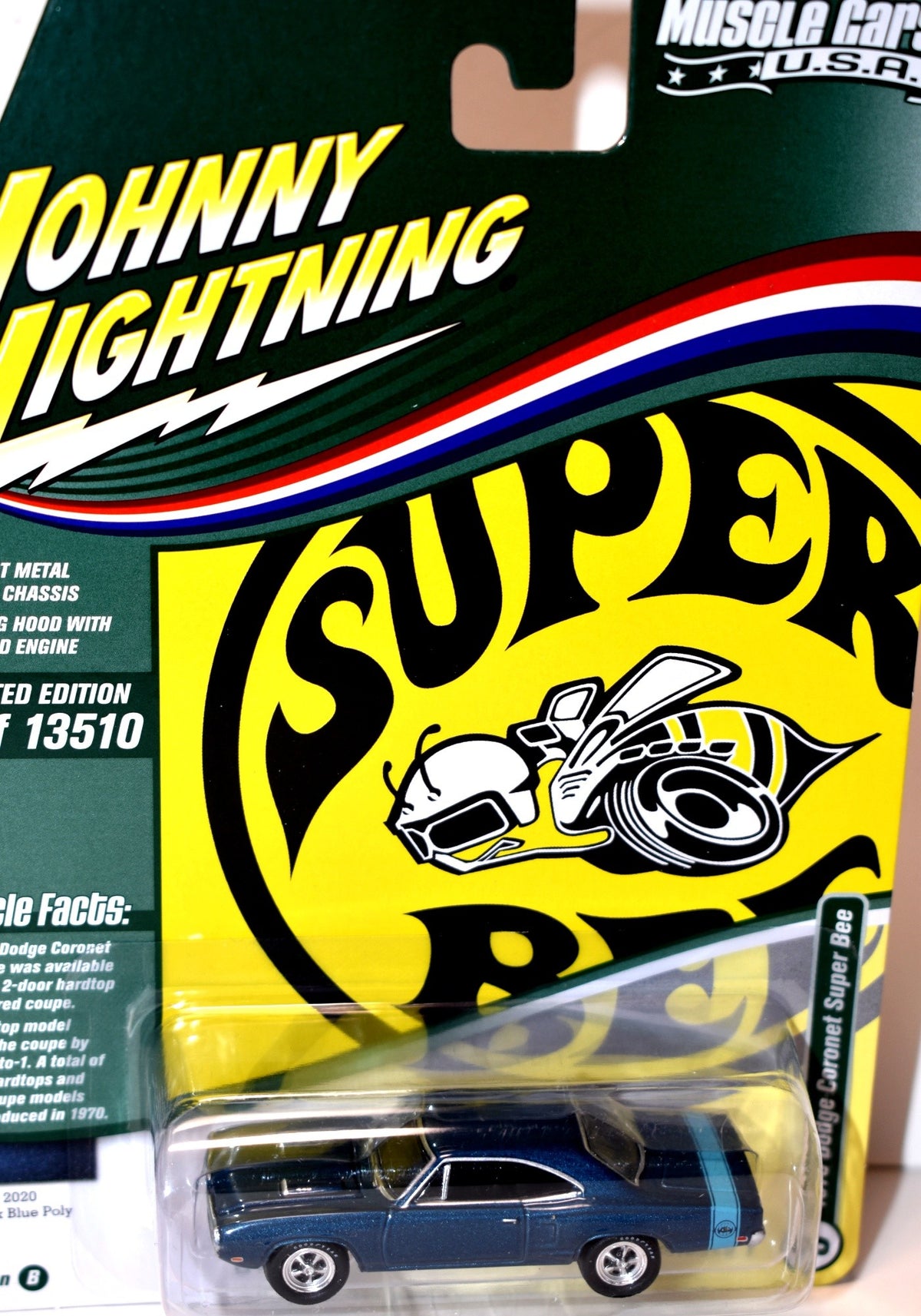 Johnny Lightning Muscle Cars USA - 1970 Dodge Super Bee