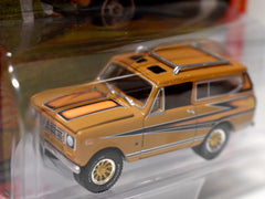 Johnny Lightning Classic Gold - 1979 International Scout II