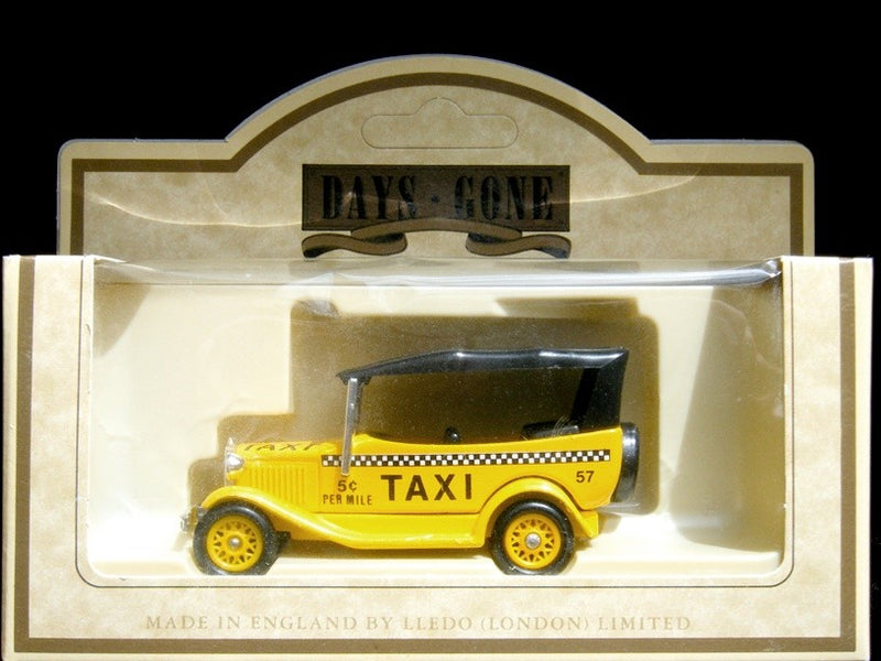 Lledo (14001) 1934 Ford Model A Taxi Cab