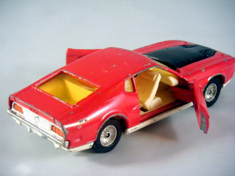 Corgi (391A-1) Rare James Bond Ford Mustang Mach 1