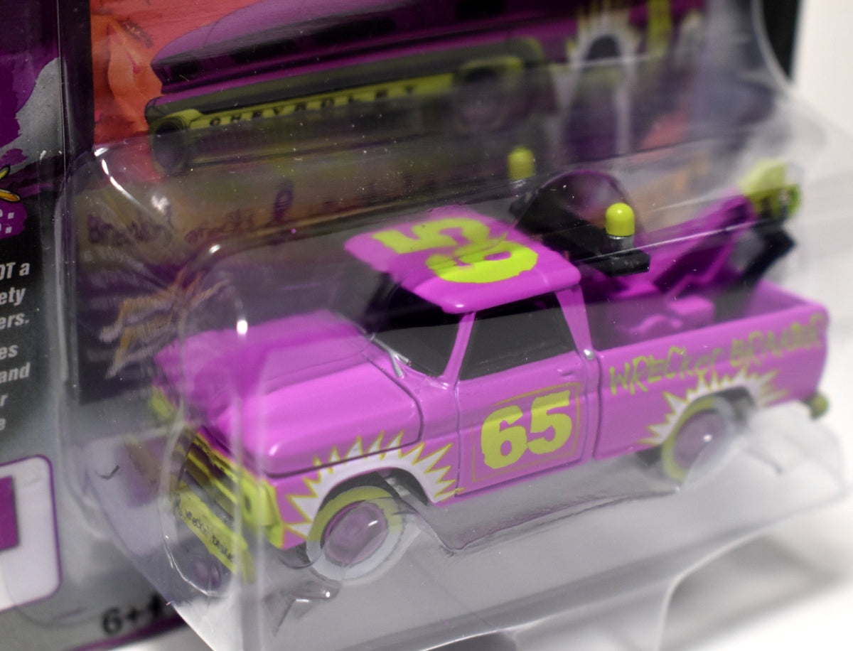 Johnny Lightning Street Freaks - Demolition Derby - 1965 Chevrolet C10 Tow Truck