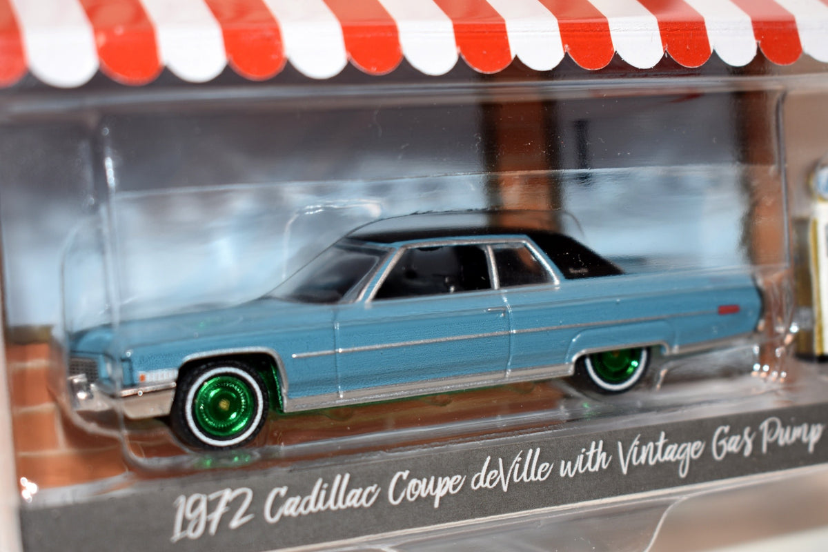 Greenlight Hobby Shop - GREEN MACHINE - 1972 Cadillac Coupe de Ville with Gas Pump