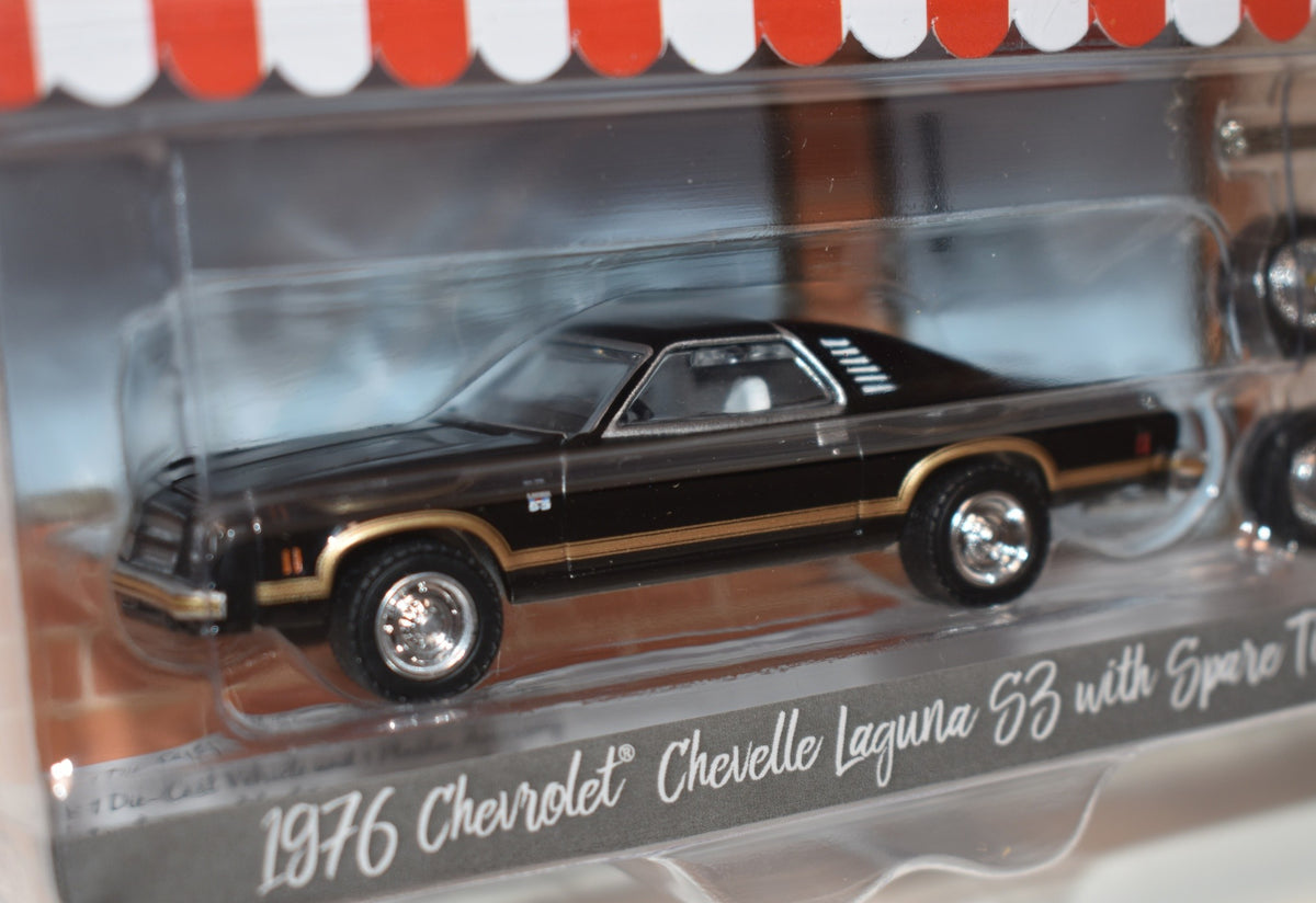 Greenlight Hobby Shop - 1976 Chevrolet Chevelle Laguna SS with spare tires