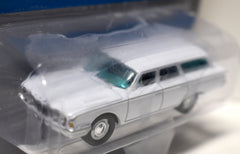 Johnny Lightning Pop Culture - James Bond 007 1960 Ford Ranch Wagon