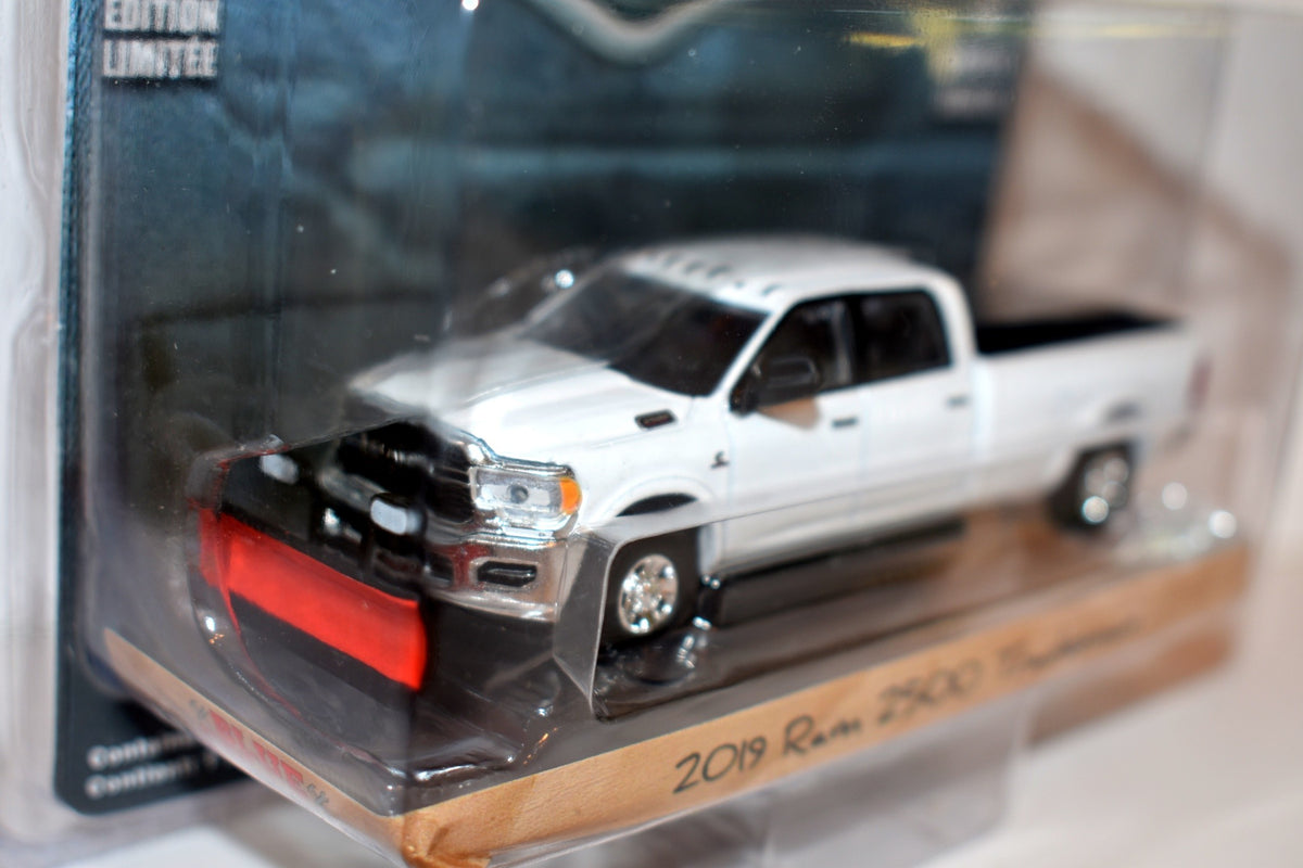 Greenlight - Blue Collar - 2019 RAM 2500 Tradesman Crew Cab Pickup Truck with Snow Plow