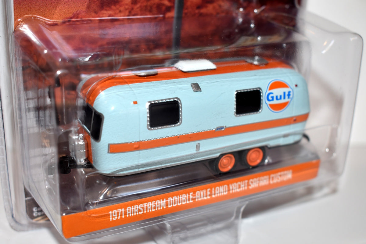 Greenlight Hitched Homes - Gulf Racing 1971 Airstream Double Axle Land Yacht Safari Custom