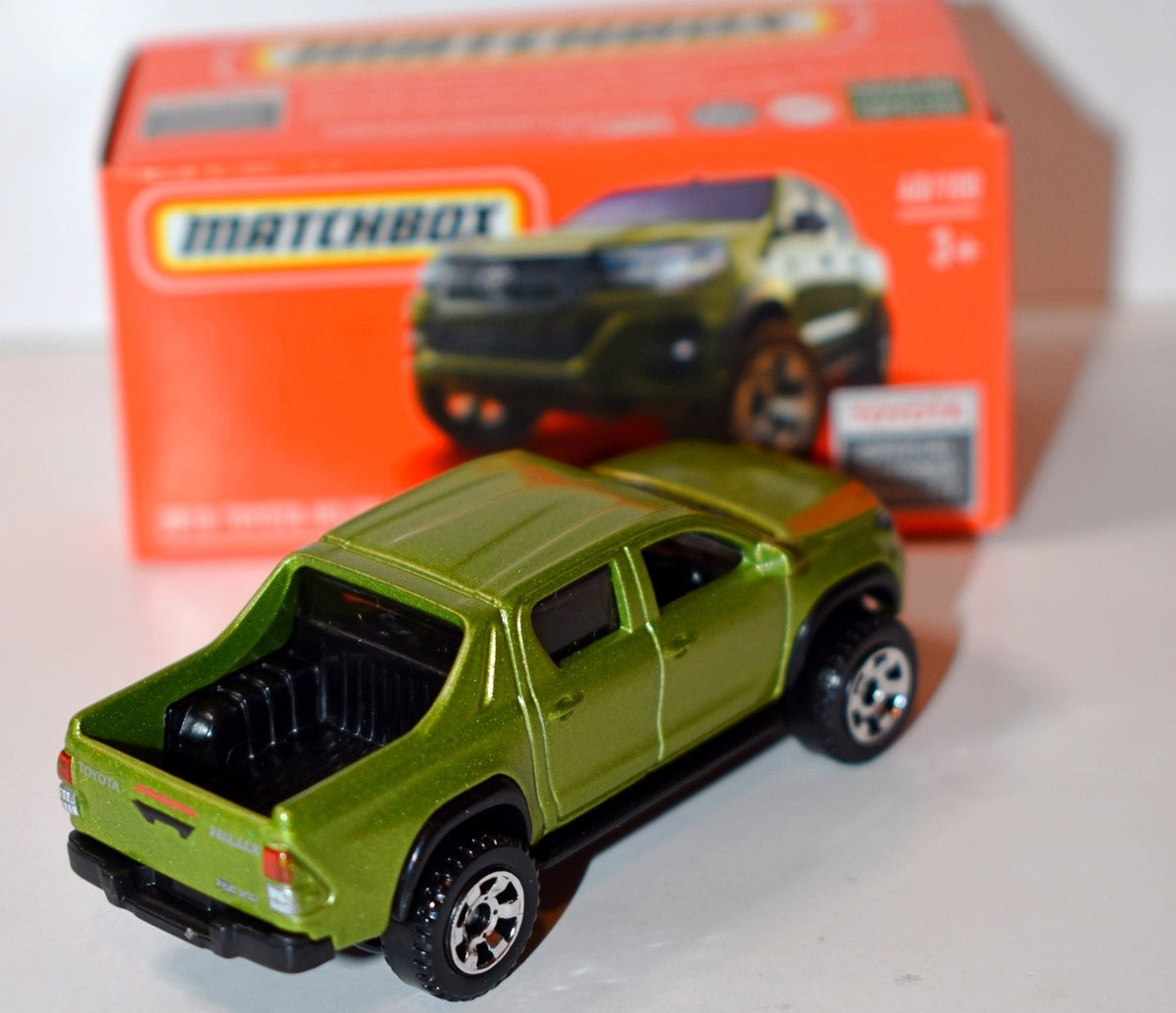 Matchbox Power Grabs - Toyota Hilux Pickup Truck
