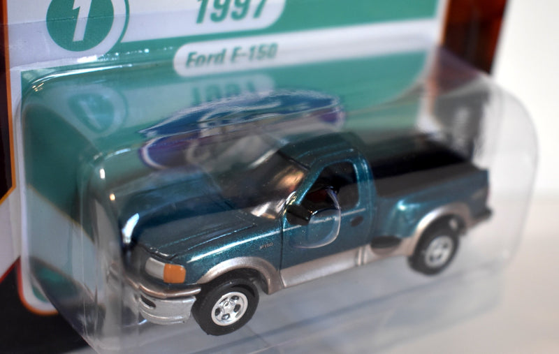 Racing Champions Mint 1997 Ford F-150 Stepside Pickup Truck