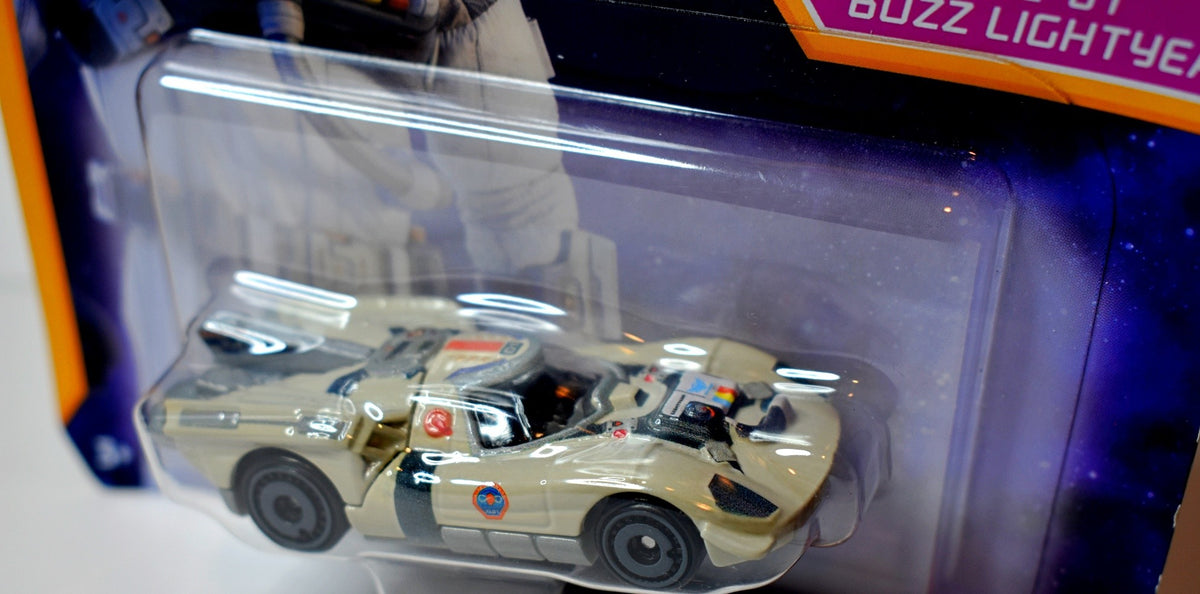 Hot Wheels Character Cars - Pixar - Buzz Lightyear's  XL-01 Car