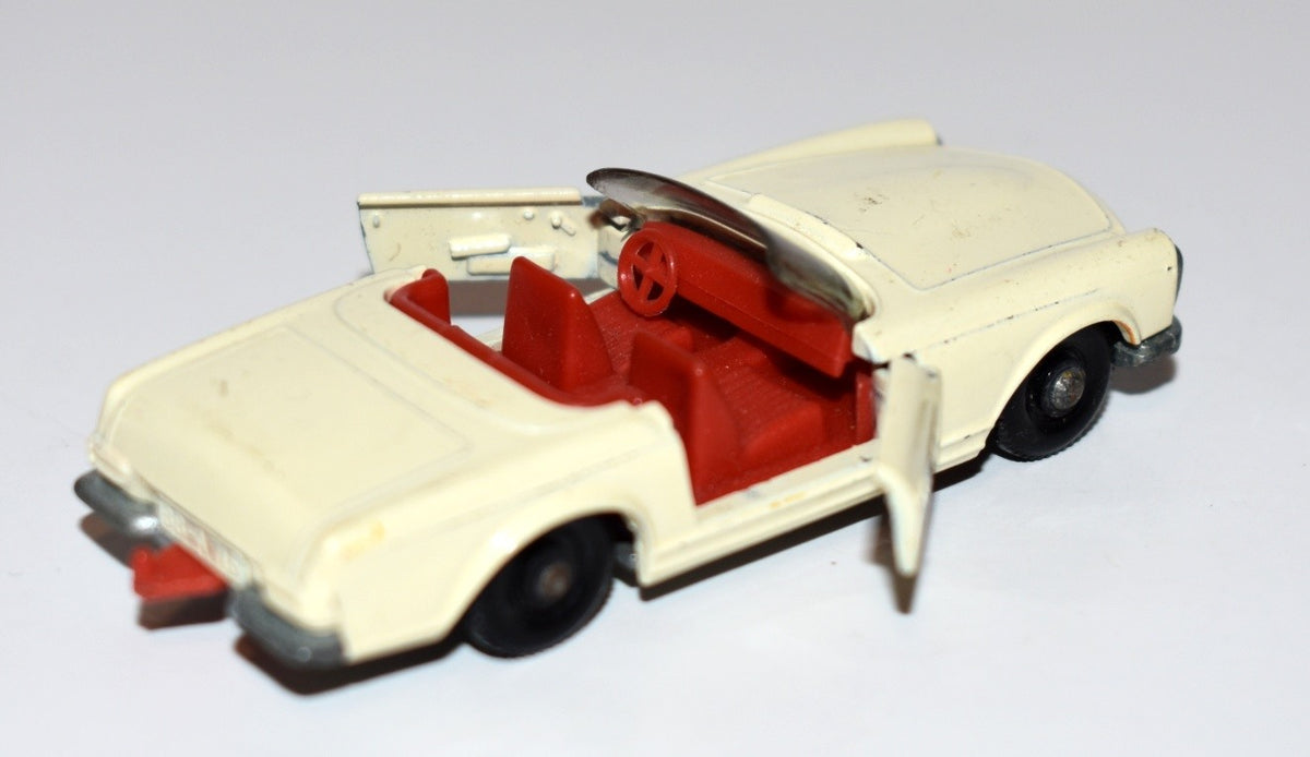 Matchbox Regular Wheels (27D-1) - Mercedes-Benz 230SL 