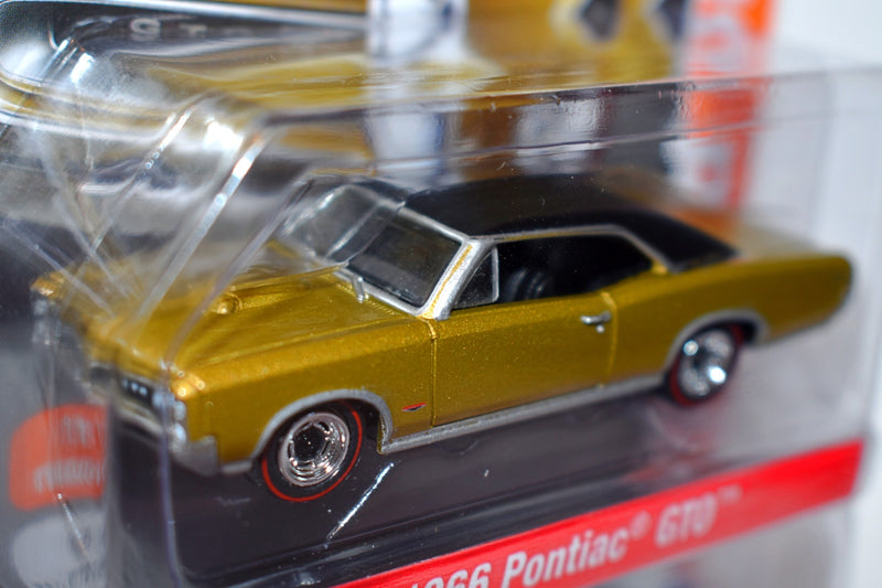 Auto World - Poncho Power Set - 1966 Pontiac GTO & 1994 Pontiac Firebird T/A