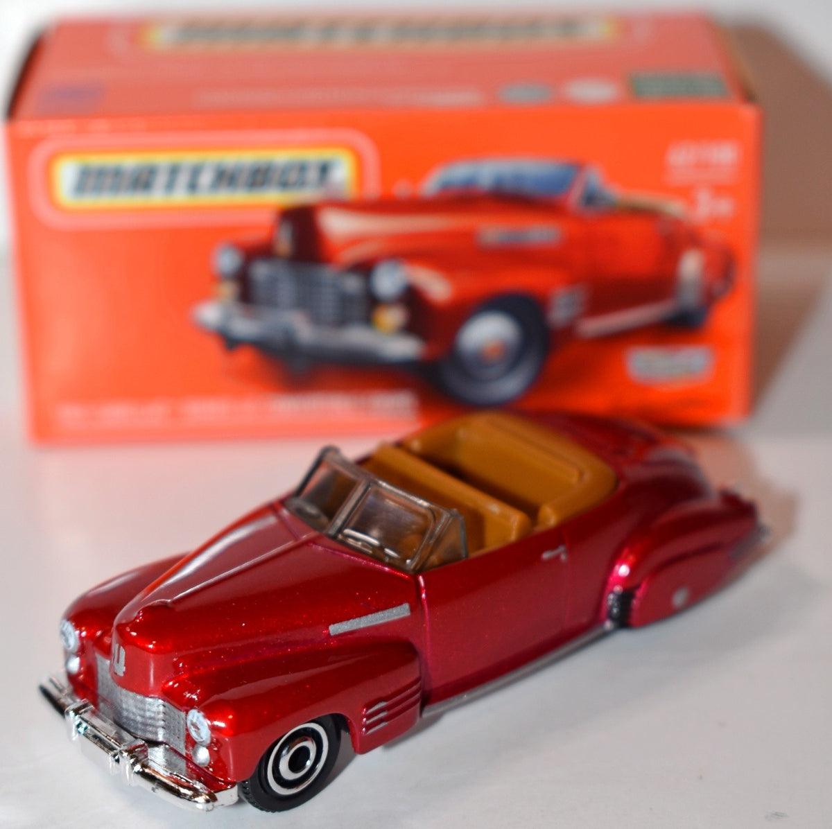 Matchbox  Power Grabs 1947 Cadillac Series 62 Convertible Coupe