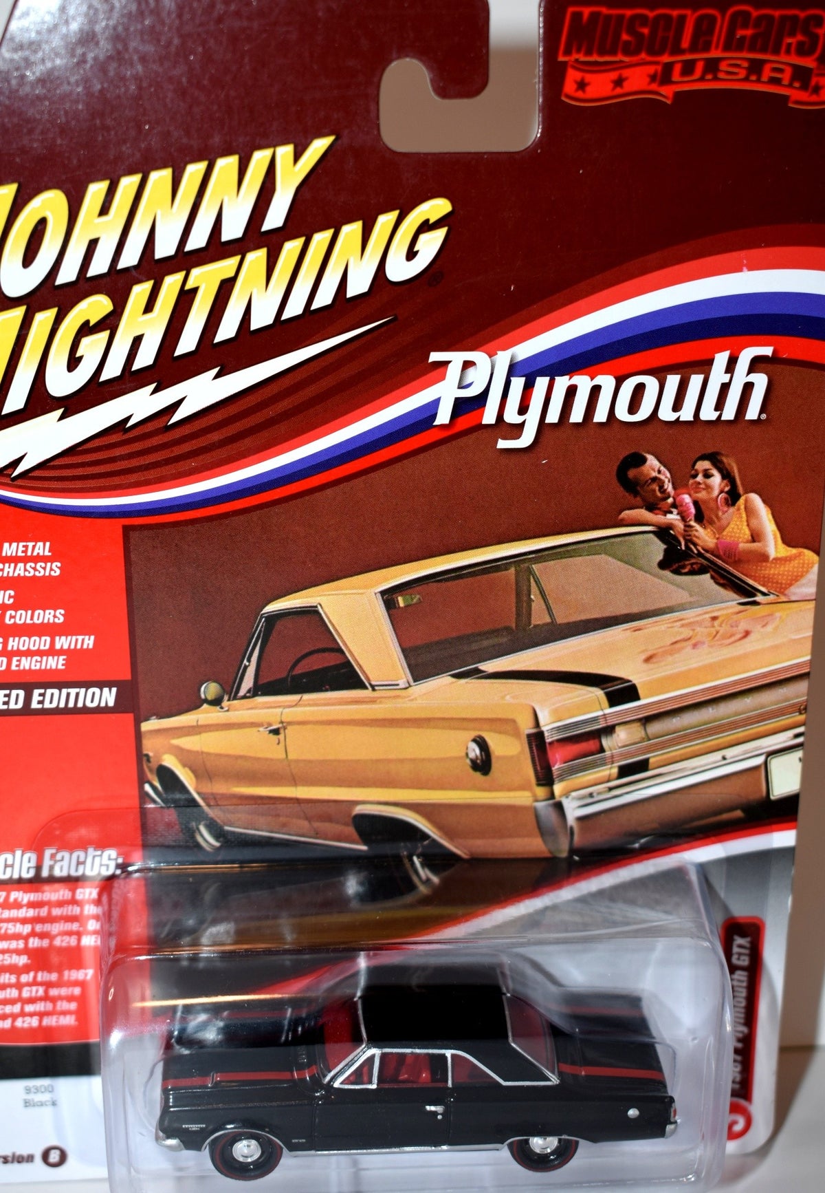 Johnny Lightning Muscle Cars USA - 1967 Plymouth GTX
