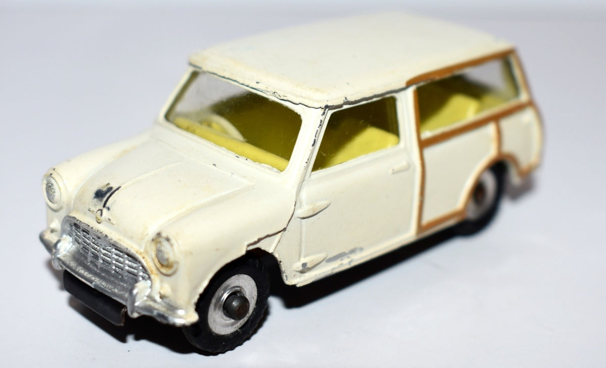 Dinky (197) - Morris Mini Traveller
