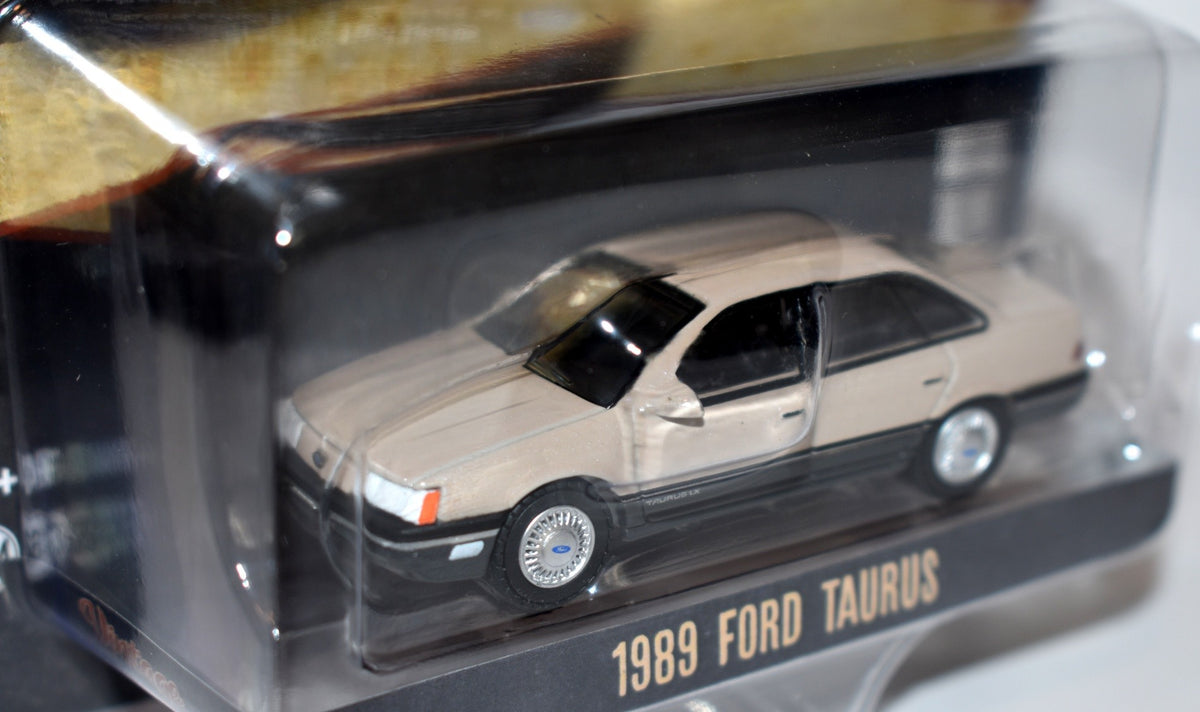 Greenlight Vintage Auto Ads - 1989 Ford Taurus Sedan