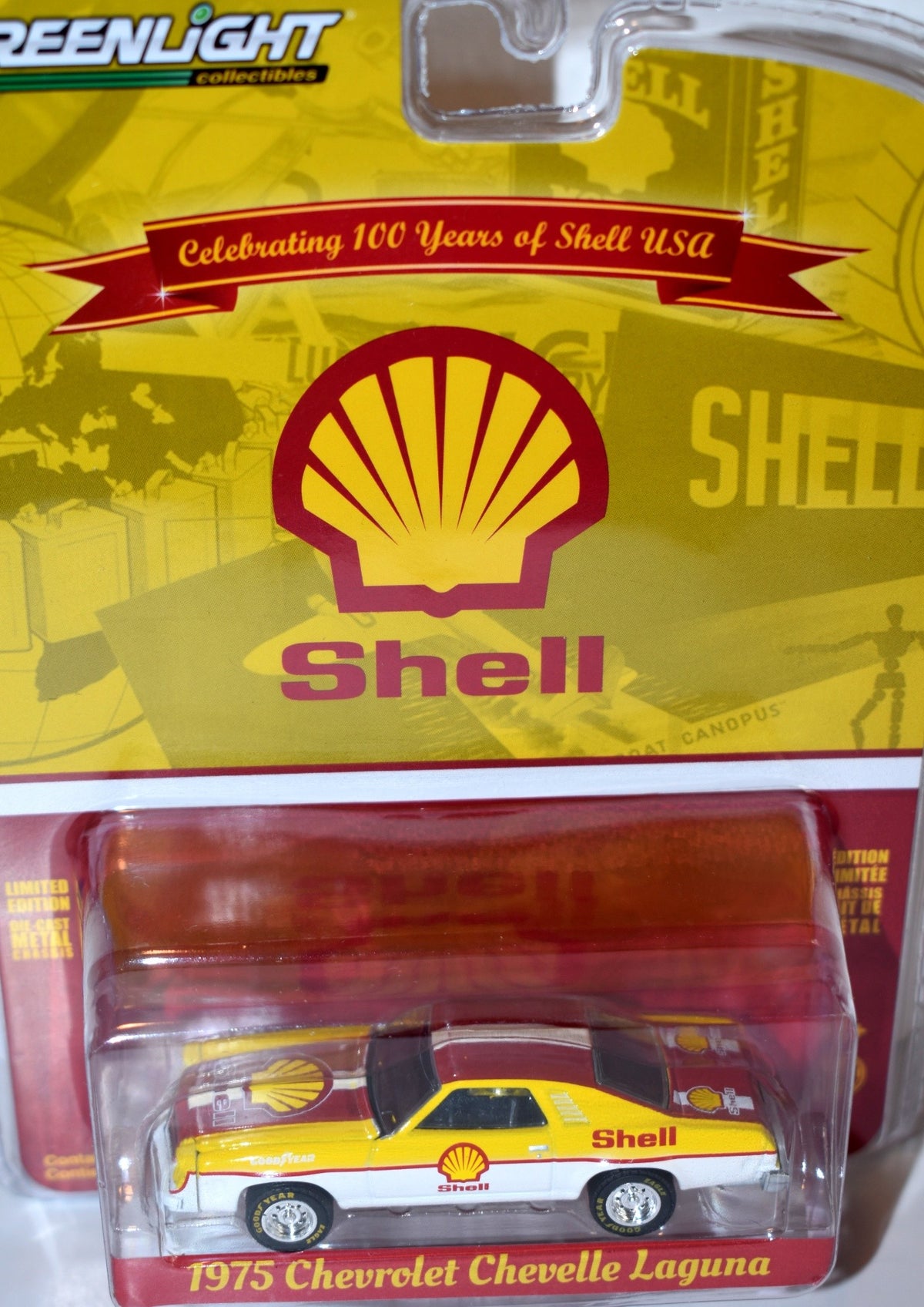 GreenLight Anniversary Series -  Shell Oil USA 100th Anniversary 1975 Chevrolet Chevelle Laguna