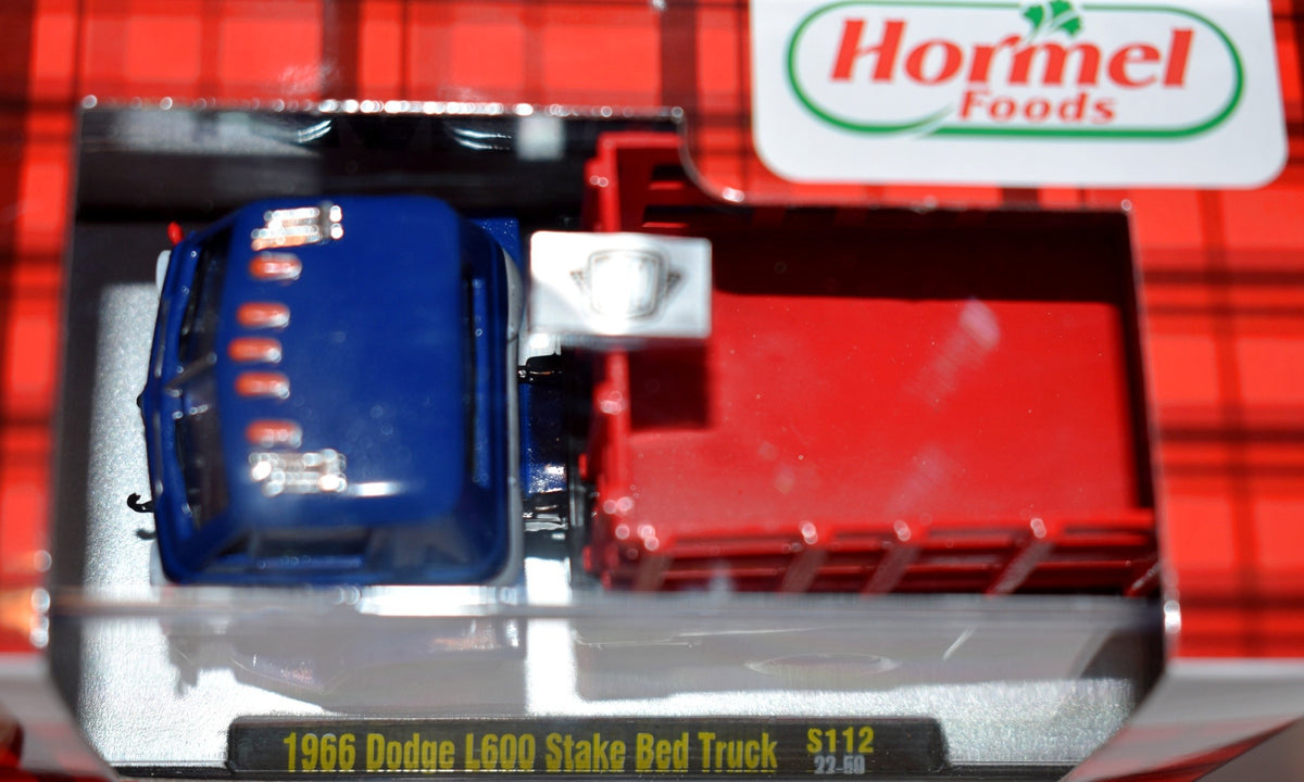 M2 Machines Auto-Thentics -  Hormel Foods - Dinty Moore 1966 Dodge L600 Stake Bed Truck