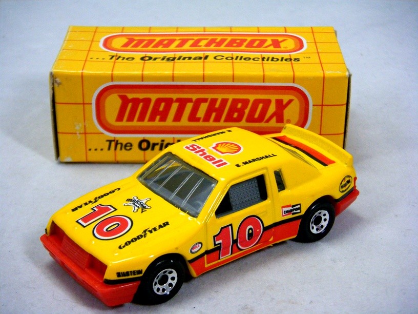 Matchbox NASCAR Shell Buick LeSabre Stock Car
