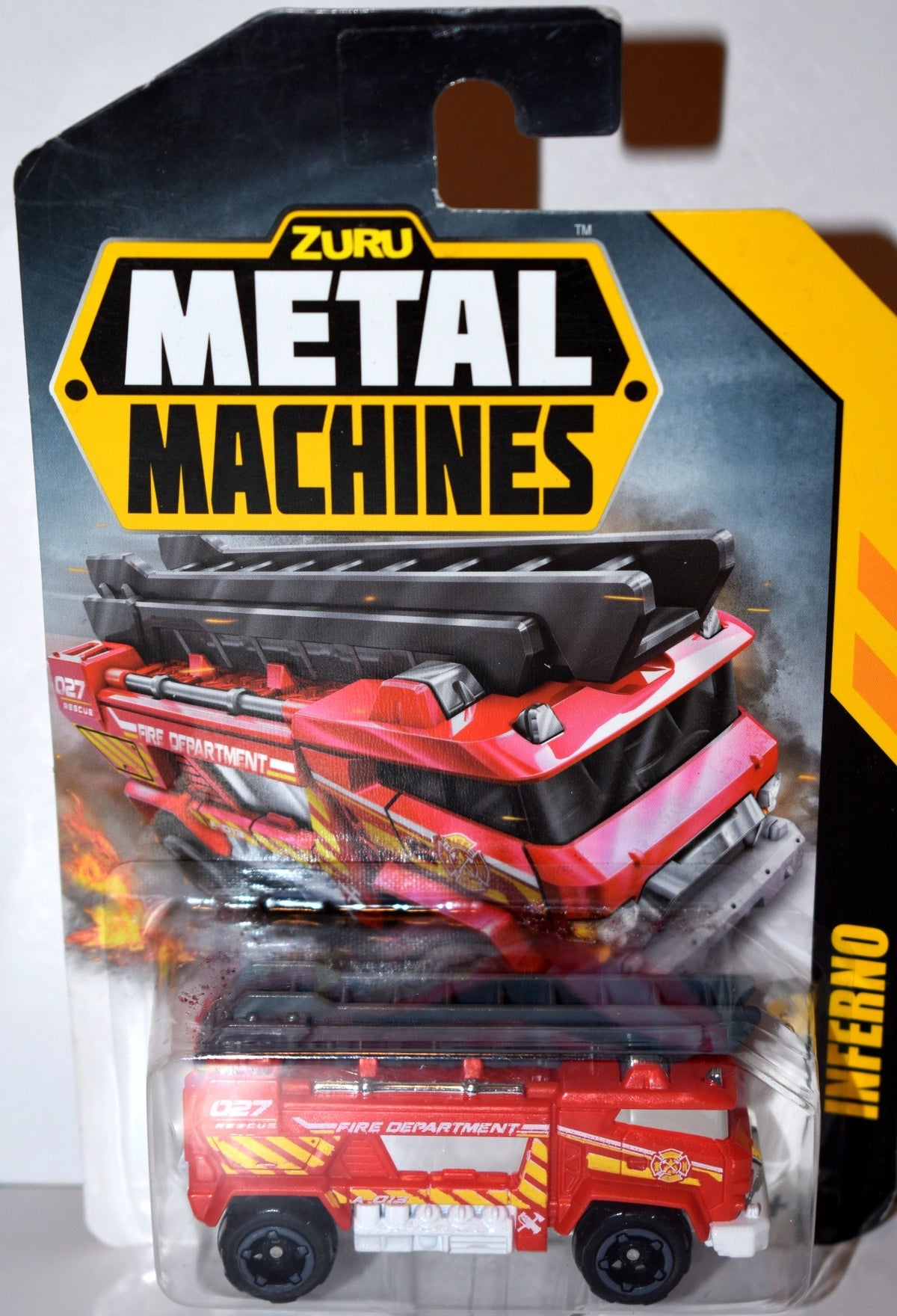 Zuru - Inferno - Fire Department Ladder Rescue Truck
