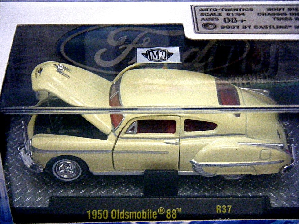M2 Machines Auto-Thentics - 1950 Oldsmobile 88