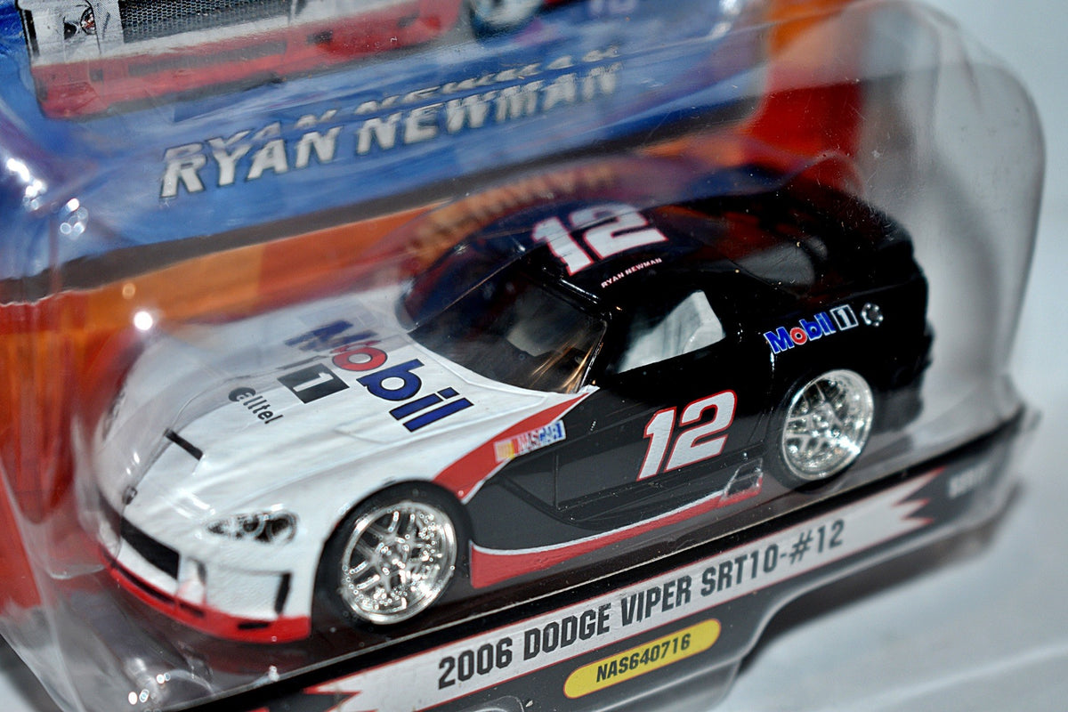 1 Badd Ride NASCAR Series -  Ryan Newman Mobil 1 Dodge Viper SRT10