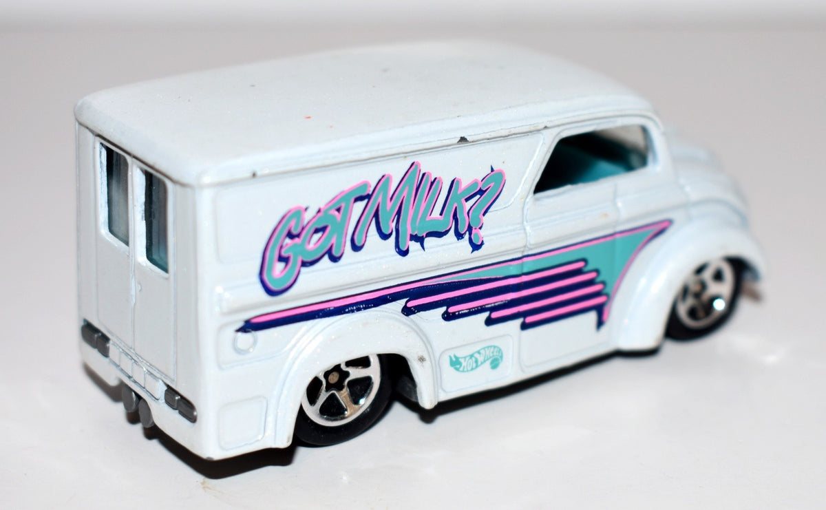 Hot Wheels - Got Milk!   Divco Dairy Delivery