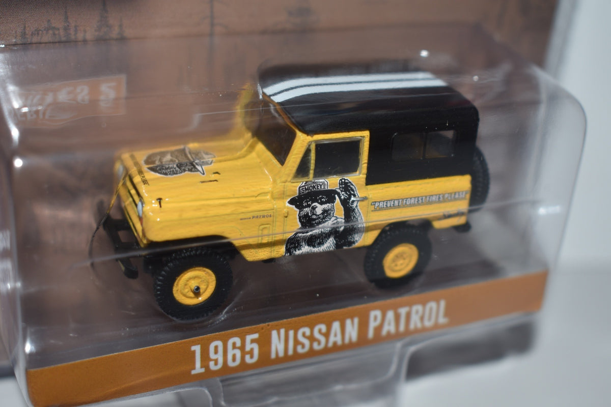 Greenlight - Smokey Bear - 1965 Nissan Patrol