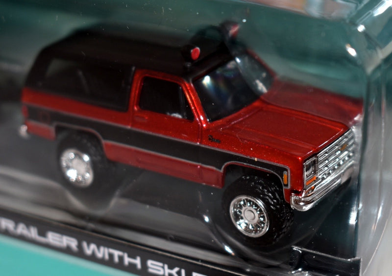 Maisto - Tow & Go - 1979 Chevrolet K5 Blazer with Ski Boat & Trailer