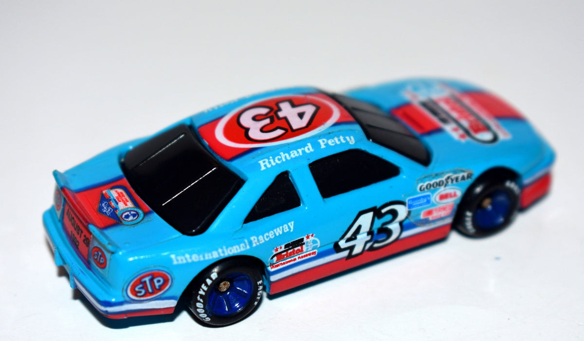 Racing Champions - Petty Farewell Tour Pontiac Grand Prix - Bristol International Raceway