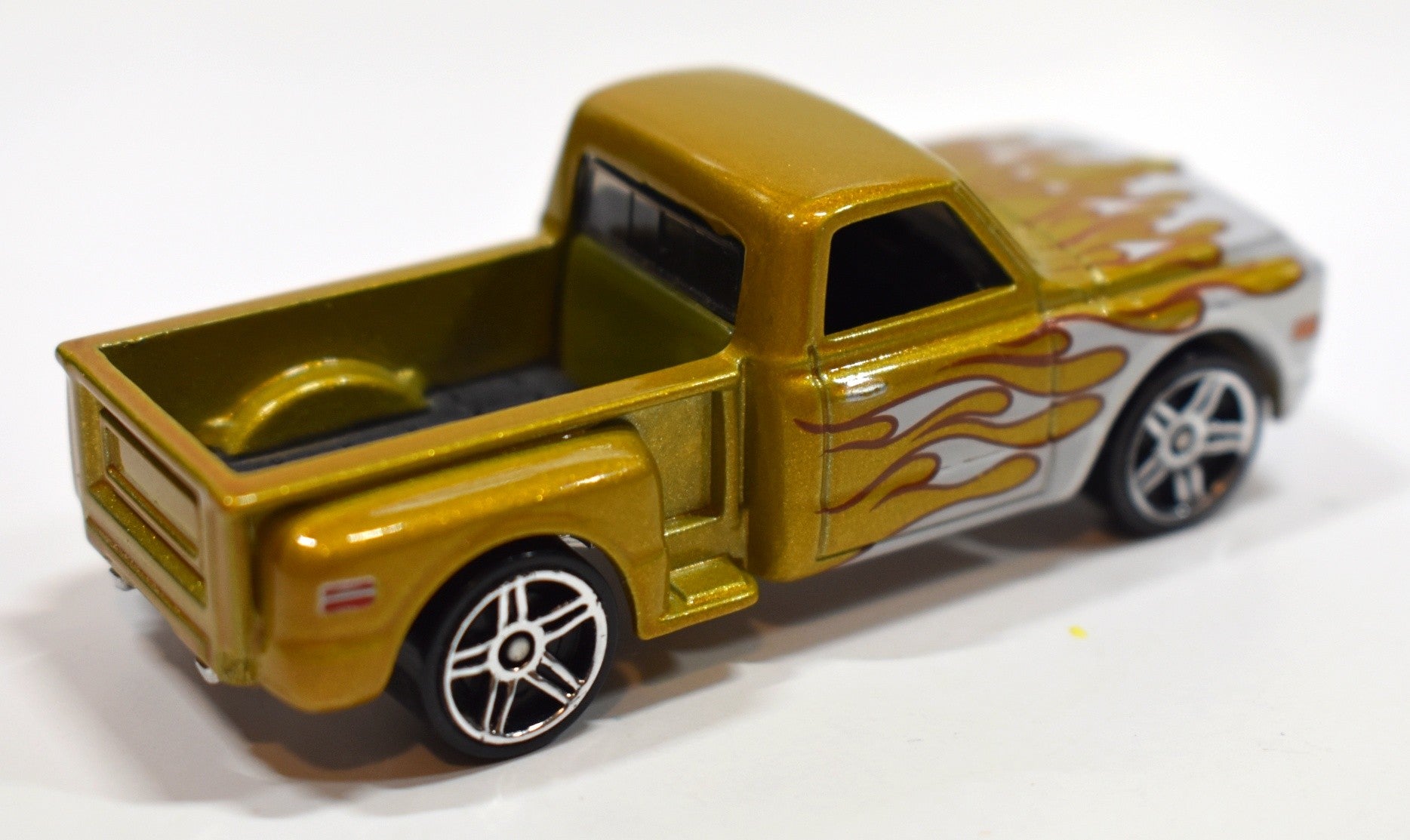 Hot Wheels Treasure Hunt 1969 Chevy Pickup Truck – Global Diecast